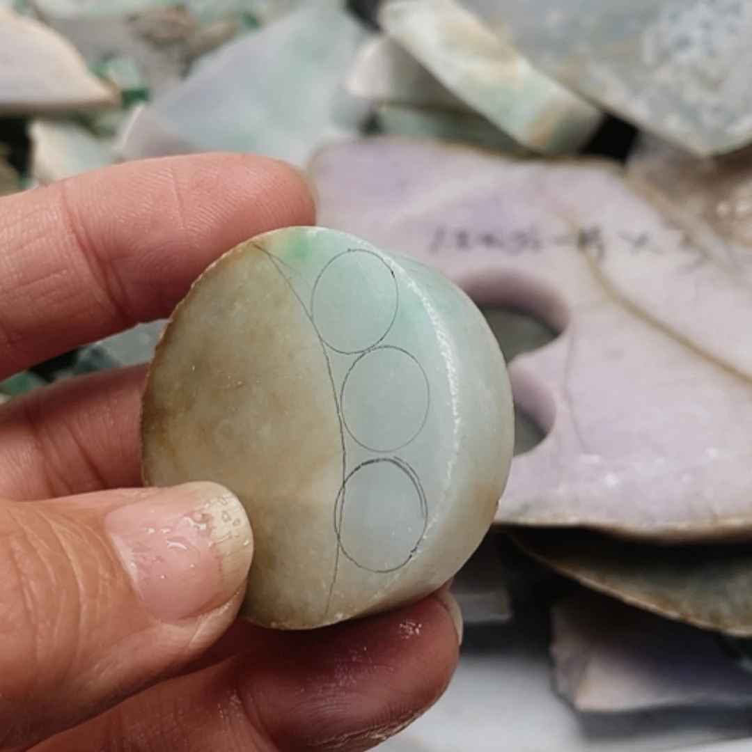 【闪购商品】翡翠颈饰未镶嵌A货
