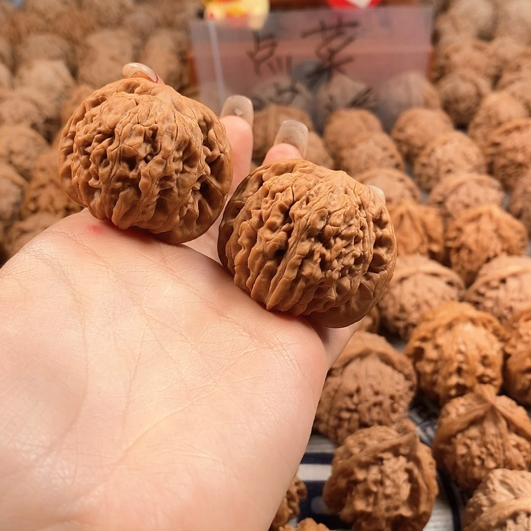 文玩核桃吊坠J**郎汉高楼