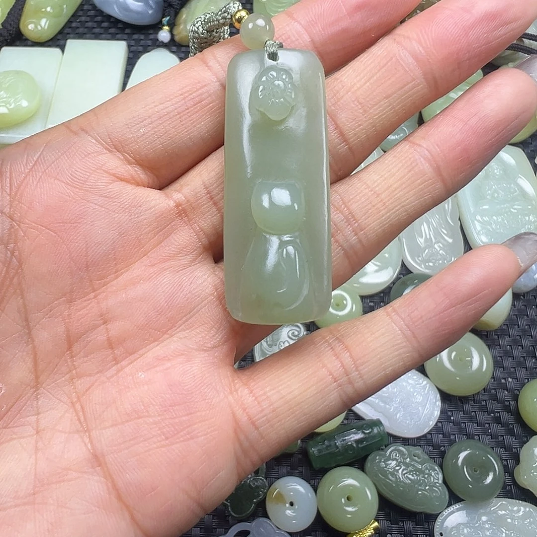 和田玉未镶嵌吊坠(不含链)卡46.8