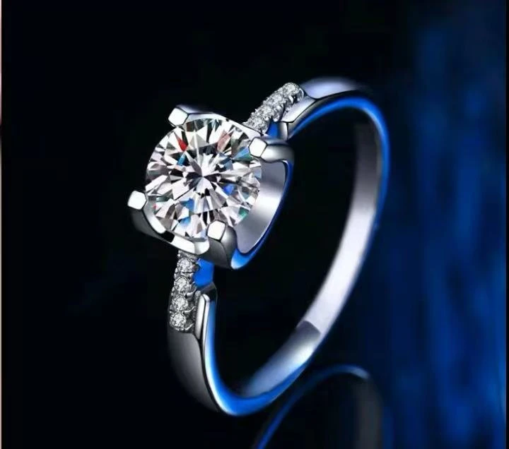 YF卡家牛头小蛮腰弹射视频可以0.5ct海瑞温斯顿钻戒女性日本