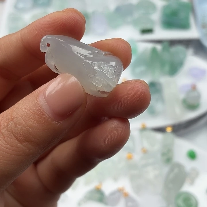 翡翠未镶嵌颈饰纯A