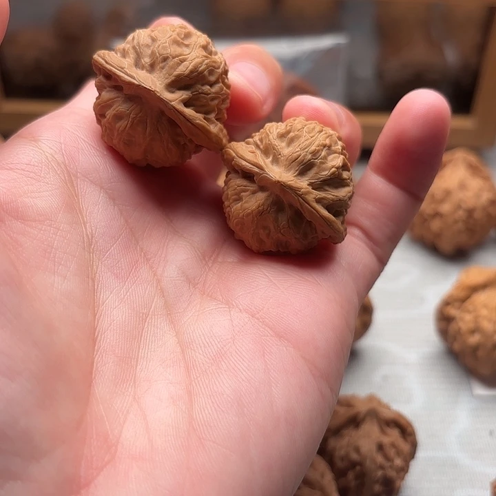 文玩核桃吊坠31.5宫灯