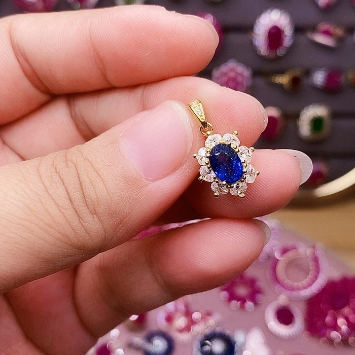 楚***楚颈饰蓝宝石银S925镶嵌