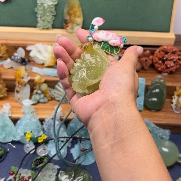 用***2蛇纹石玉合金吊坠