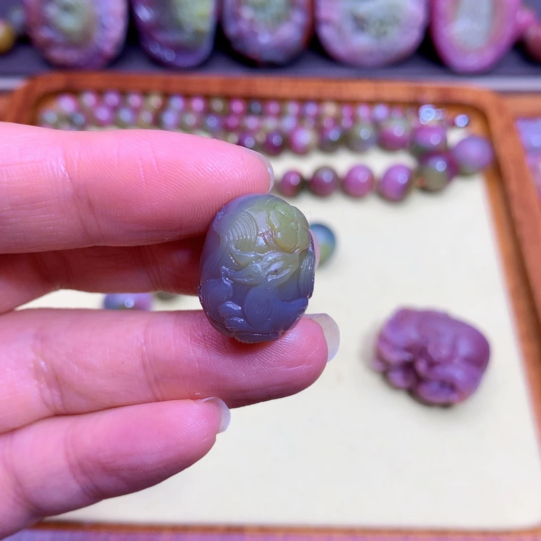 玛瑙未镶嵌挂件盐源