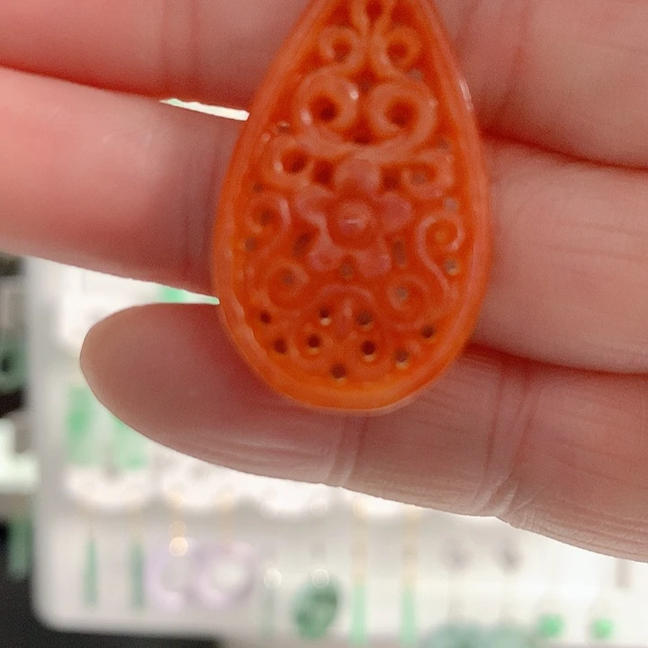 翡翠耳饰未镶嵌翡翠