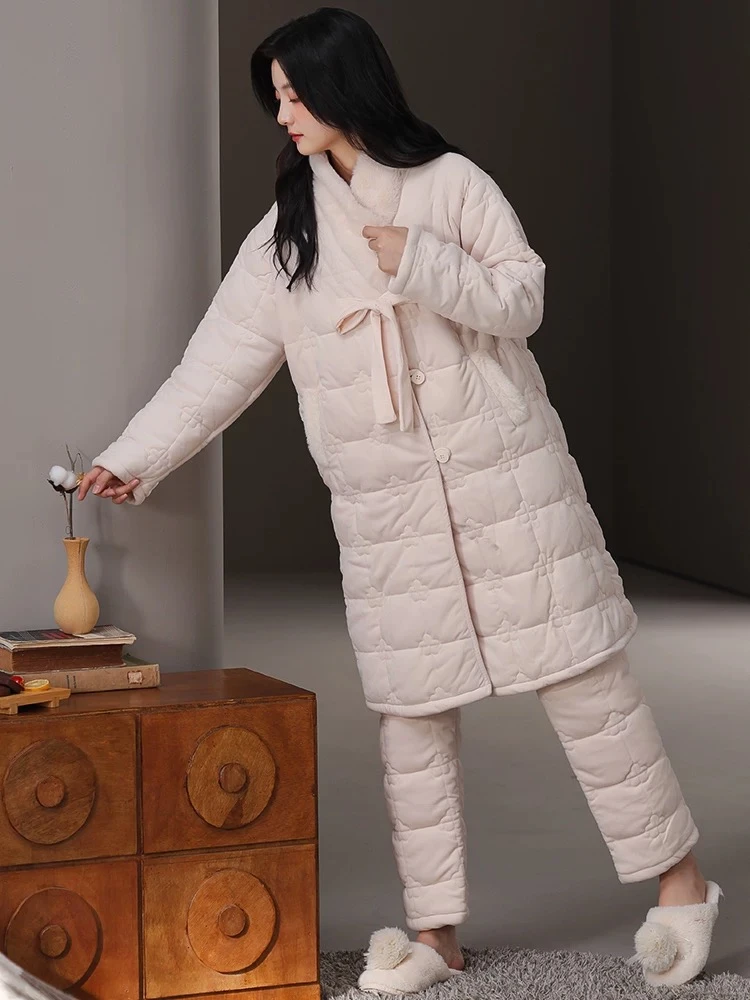 冬季珊瑚绒睡衣女睡袍简约韩版加绒加厚三层夹棉家居服套装