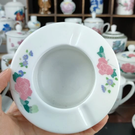 金***刚手绘芙蓉烟灰缸，烟灰缸