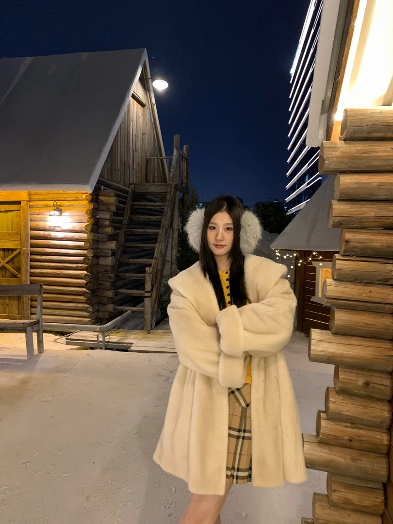 白鹿鹿家【椰汁】宽松女士连帽冬季秋冬外套设计师款