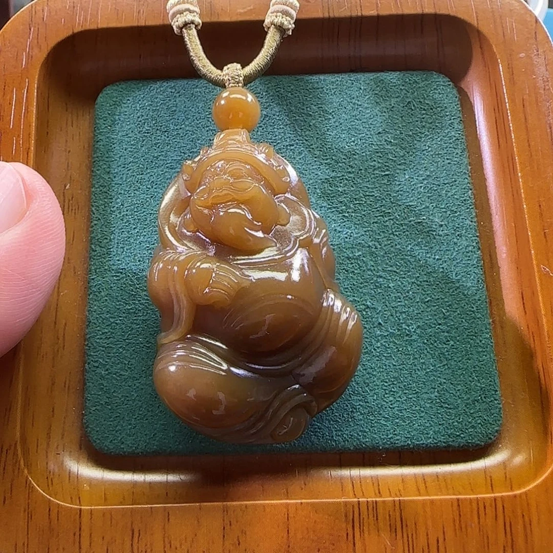落****和田玉未镶嵌颈饰