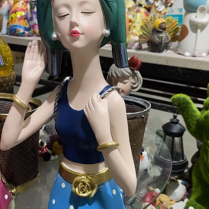 树脂蓝色苗江女孩