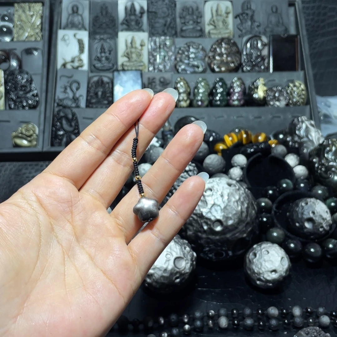 小***头黑曜岩未镶嵌珠宝奇石