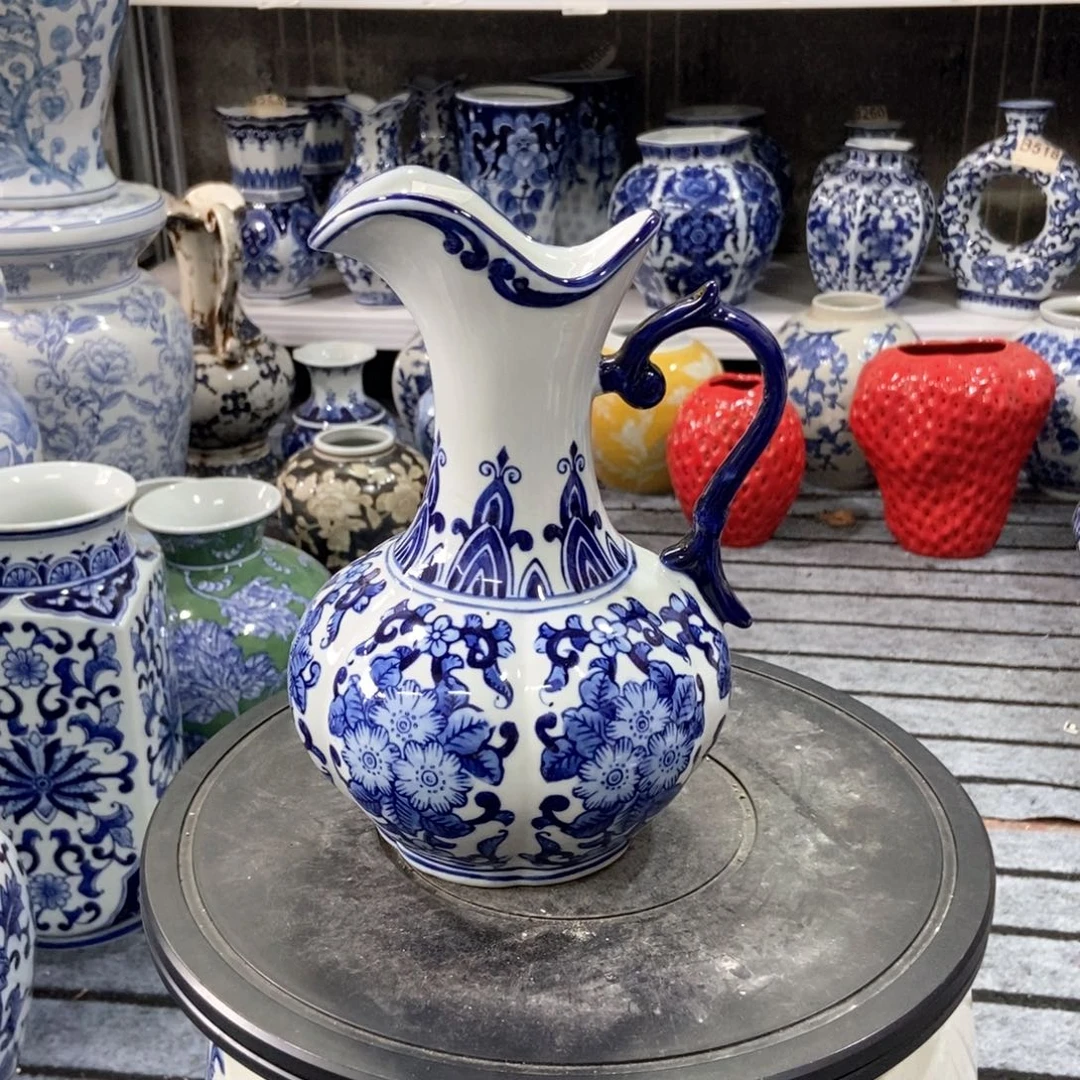 摆件奶壶手绘釉下彩