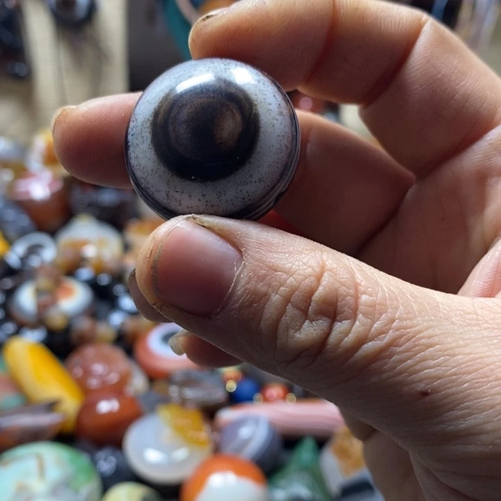 善***果玛瑙/玉髓未镶嵌颈饰