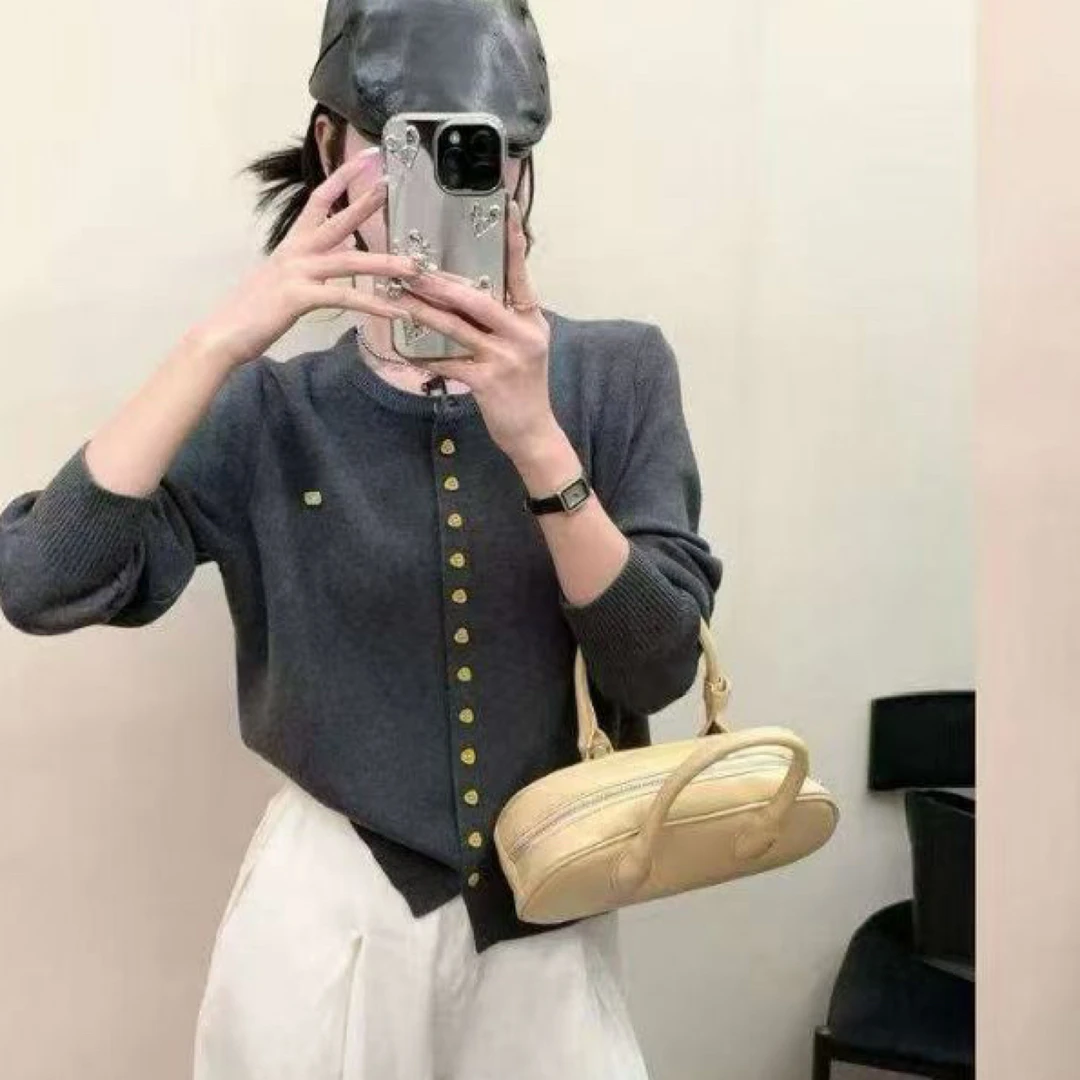 苗苗家~圆领针织衫