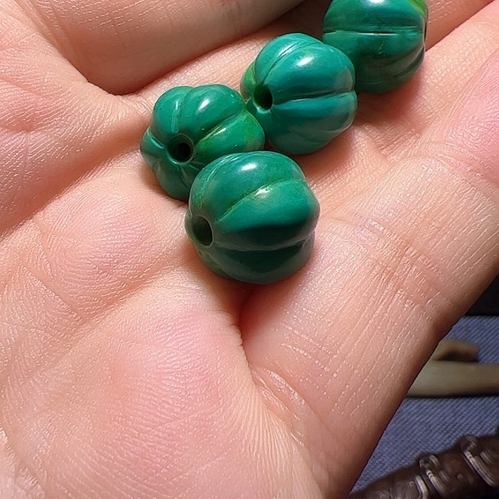 颈饰未镶嵌和田玉（糖玉）洞***里