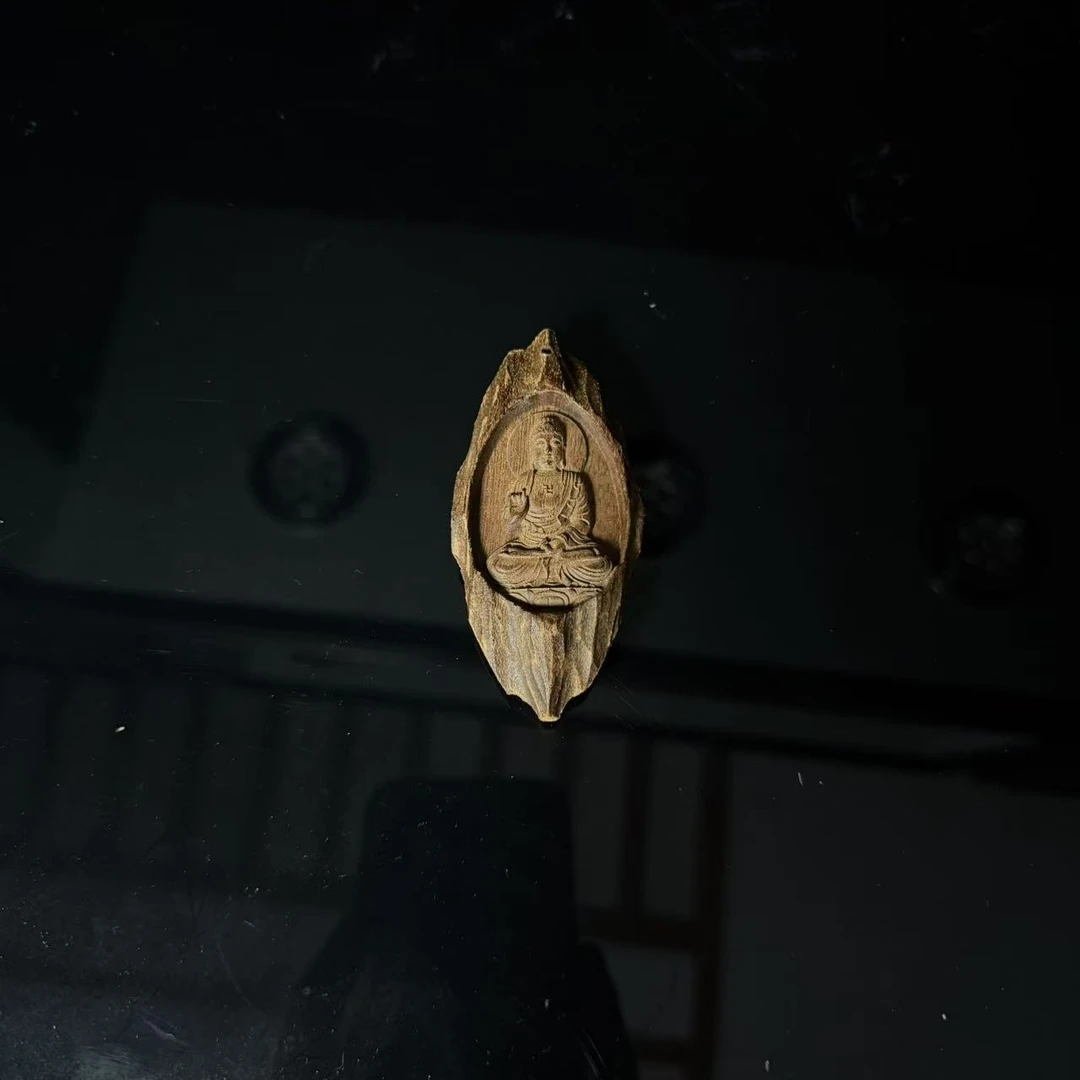 Tgz23二十世纪 沉香木雕释迦摩尼挂件