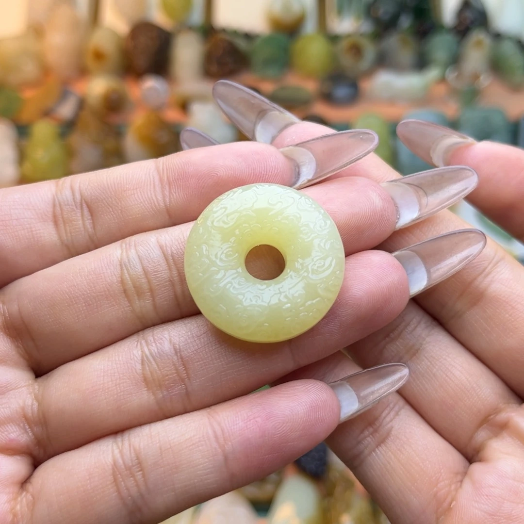 和田玉颈饰未镶嵌鱼*姐