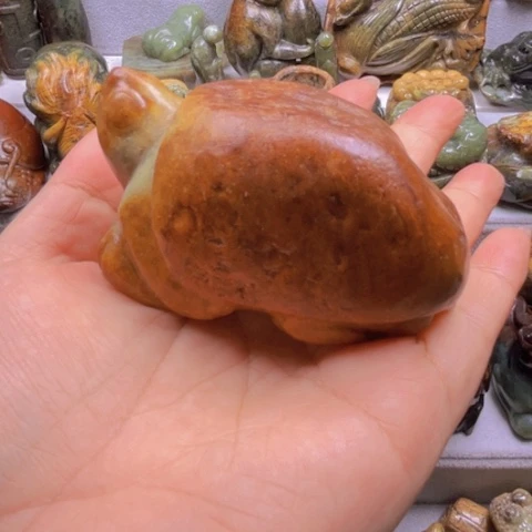 岫岩河磨玉（透闪石质玉）把件未镶嵌育**记