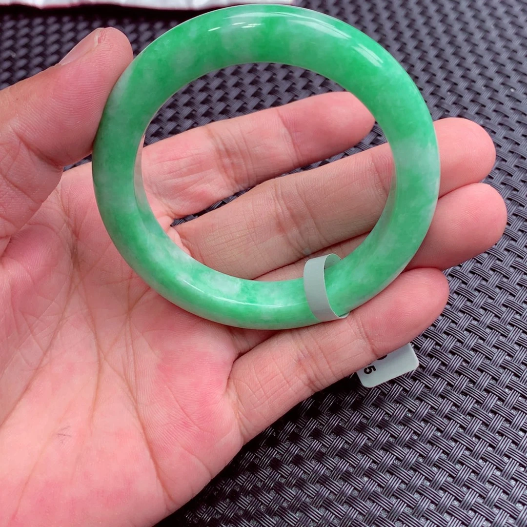 翡翠未镶嵌手镯翡翠
