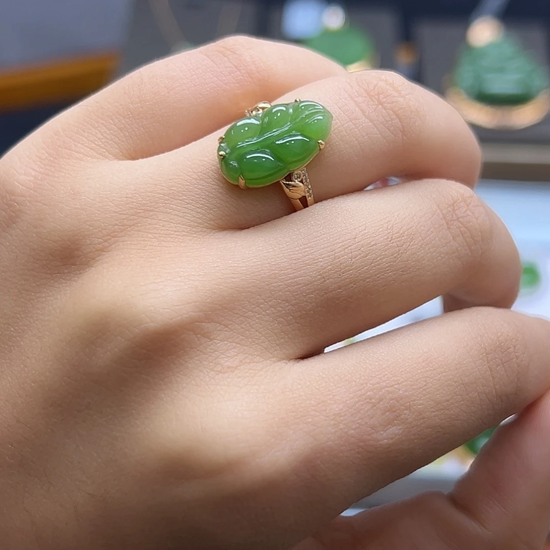 和田玉18K金镶嵌戒指