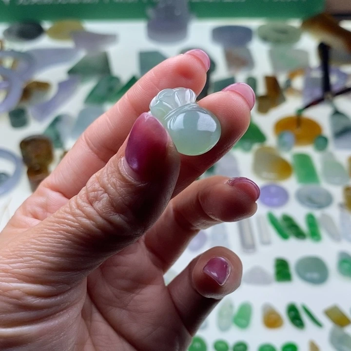 翡翠未镶嵌挂件天然翡翠