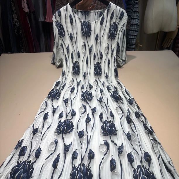 113印花遮肉显瘦褶皱连衣裙春夏裙子大码女装2025夏季新款