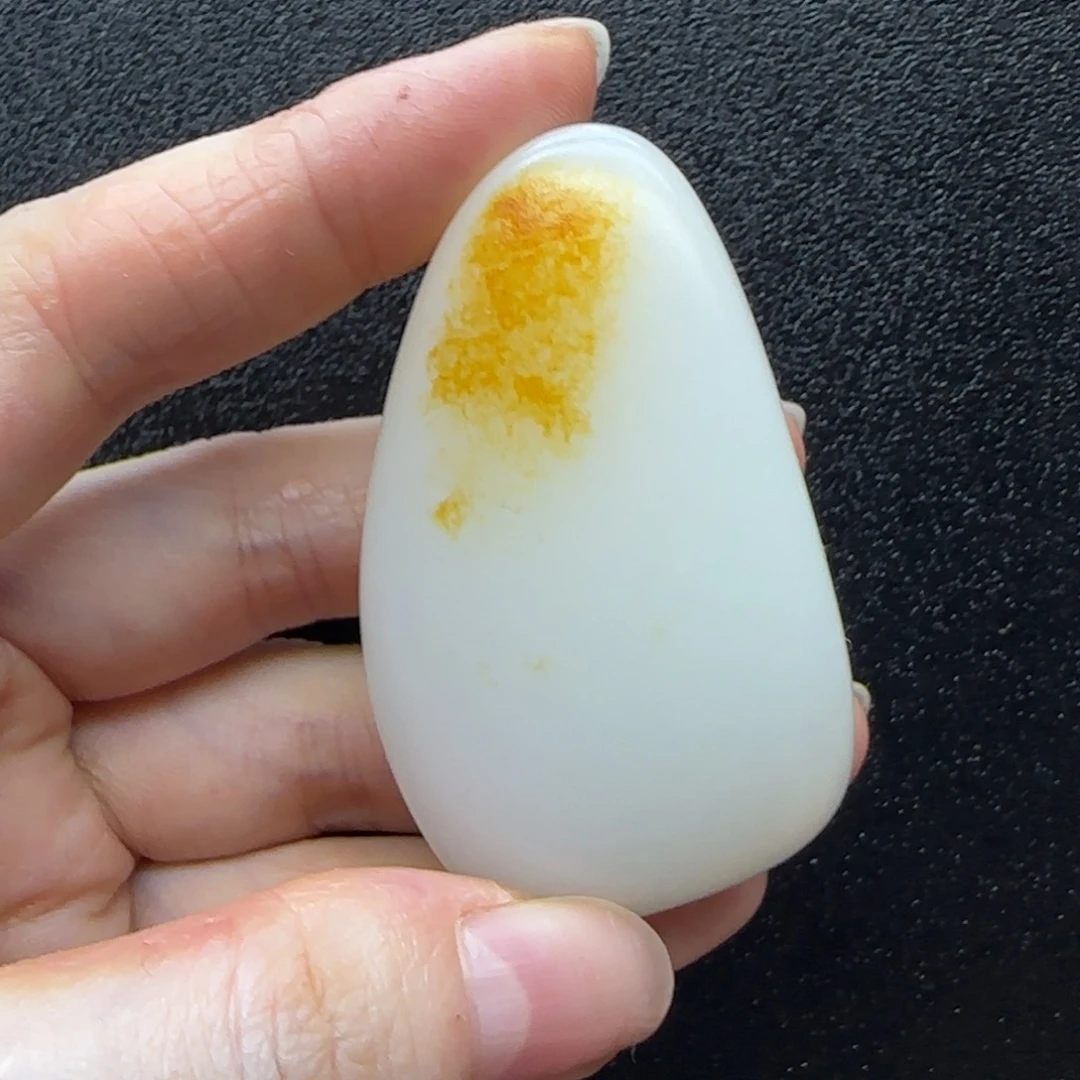 和田玉未镶嵌车挂