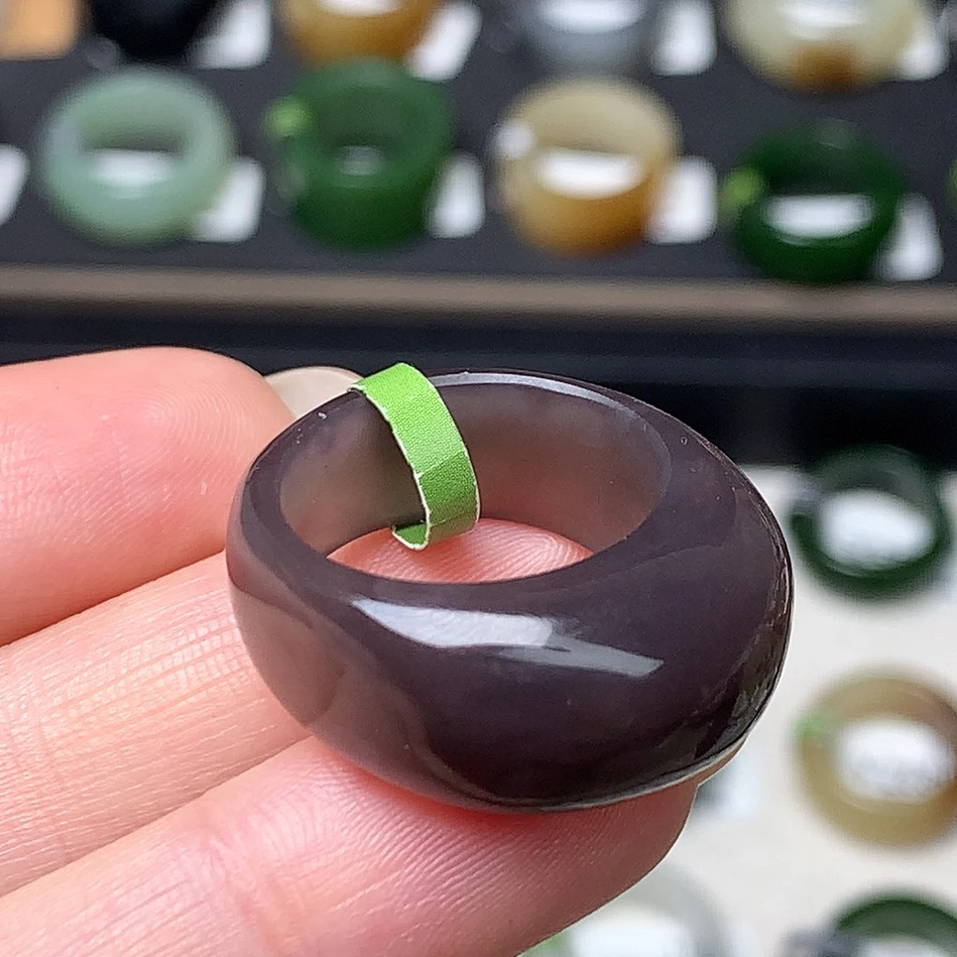 未镶嵌戒指和田玉