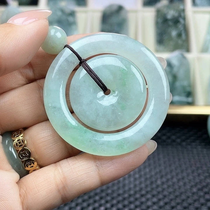 颈饰未镶嵌翡翠小*点天然翡翠A货母子扣