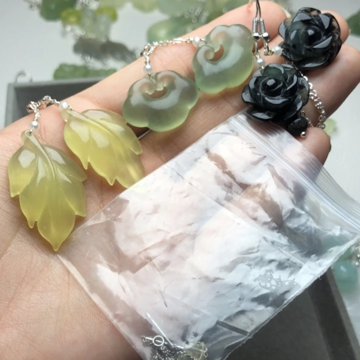 蛇纹石玉耳饰合金兰*