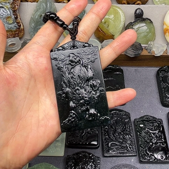 蛇纹石玉未镶嵌颈饰ℒ**心