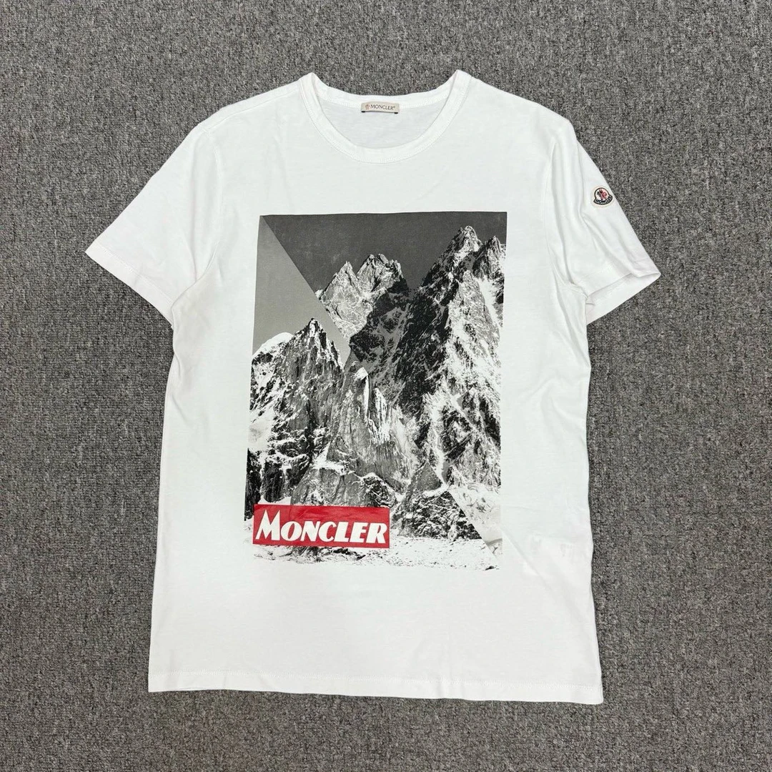 99新 MONCLER 14975174 Moncler蒙口 白色雪山印花短袖 M码