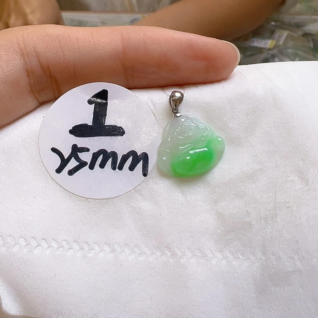 翡翠18K金镶嵌颈饰翡翠