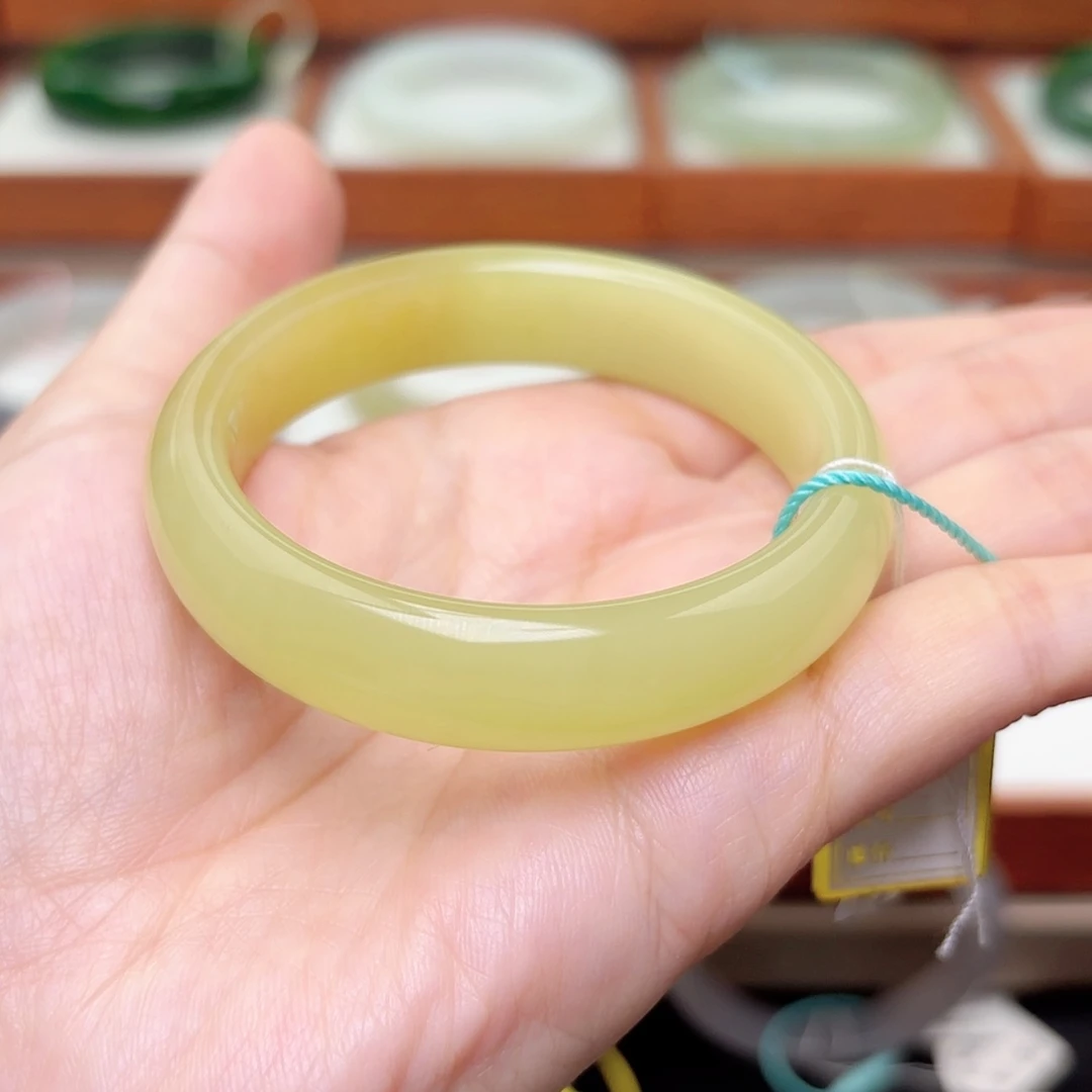 【闪购商品】未镶嵌手镯和田玉