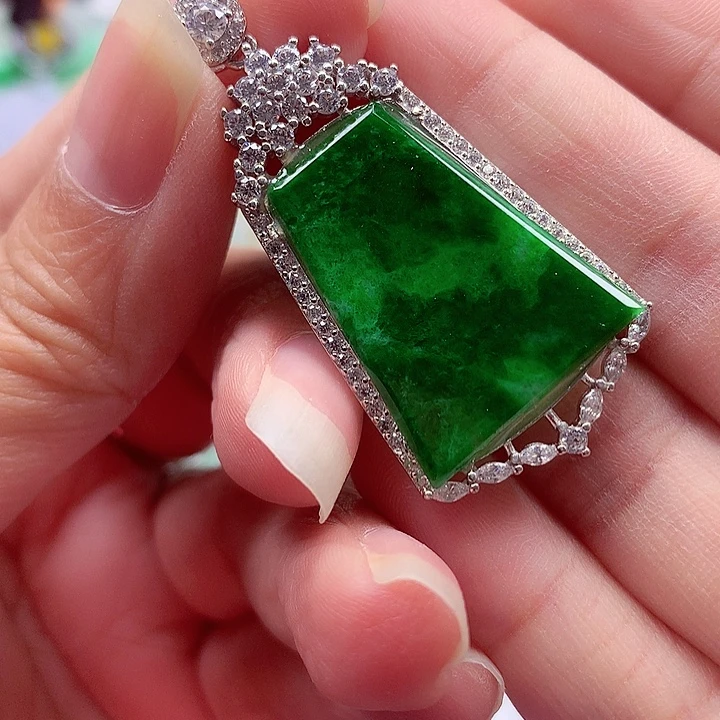 翡翠银S925镶嵌颈饰翡翠