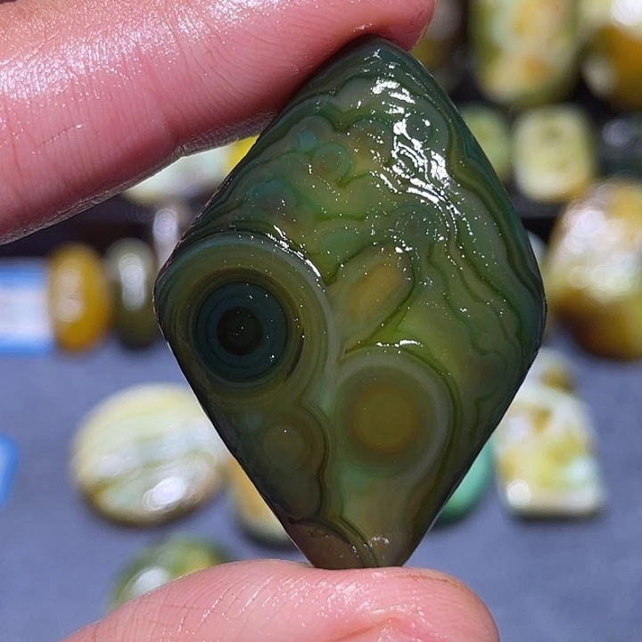 玛瑙/玉髓未镶嵌珠宝奇石