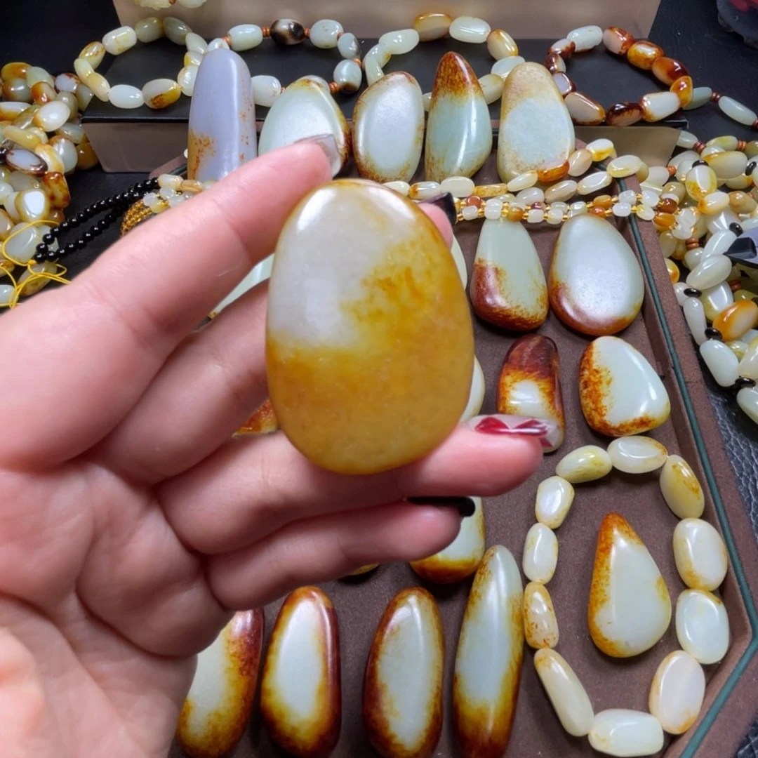 颈饰未镶嵌和田玉