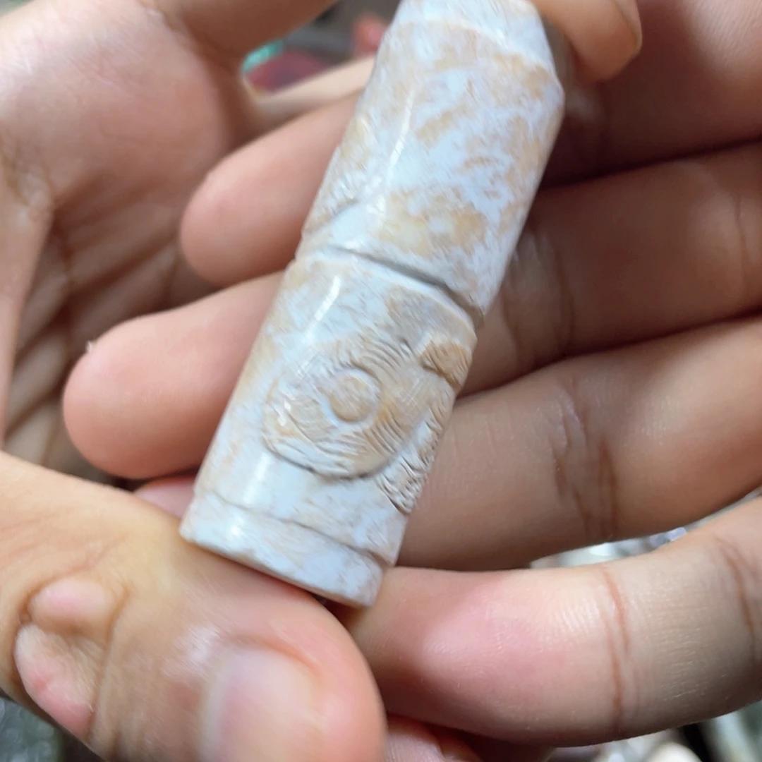 未镶嵌和田玉（糖玉）挂件