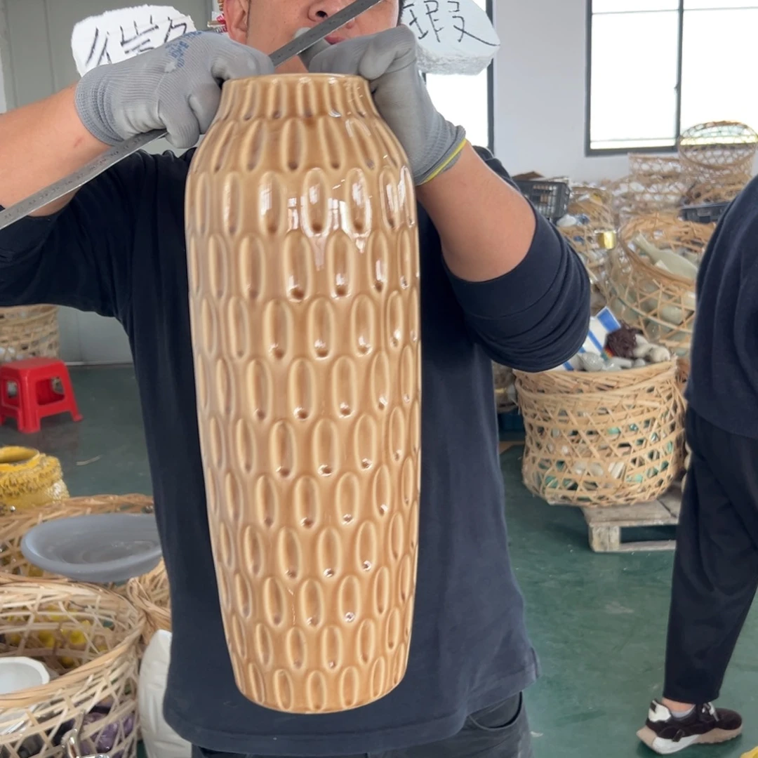 摆件71 号高中低温陶瓷瓶（部分微瑕）