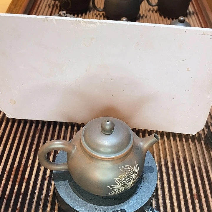 紫砂茶壶茗**一220cc14孔坭兴陶