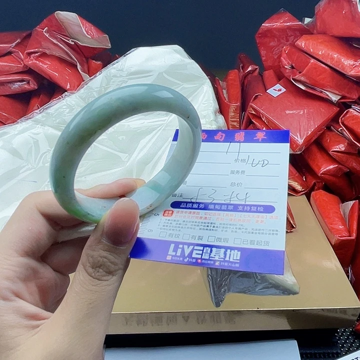 定制翡翠未镶嵌缅甸A货翡翠手镯