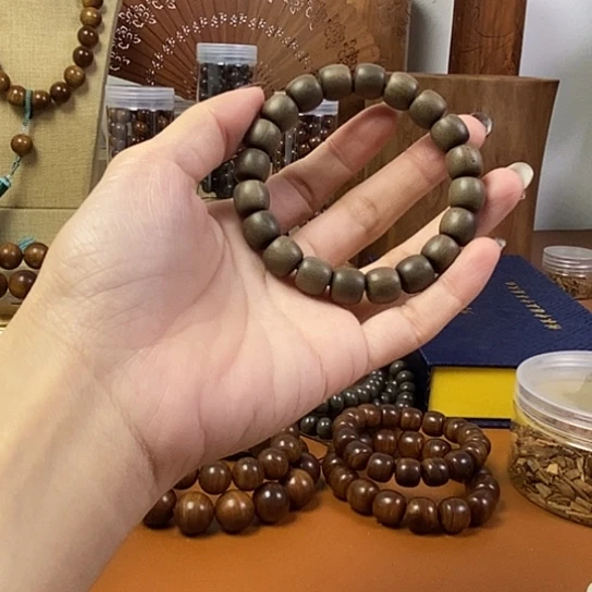 老山檀香阴沉桶珠10-11手串