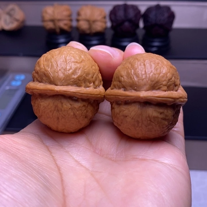 c***w把件文玩核桃粗筋屁桃45
