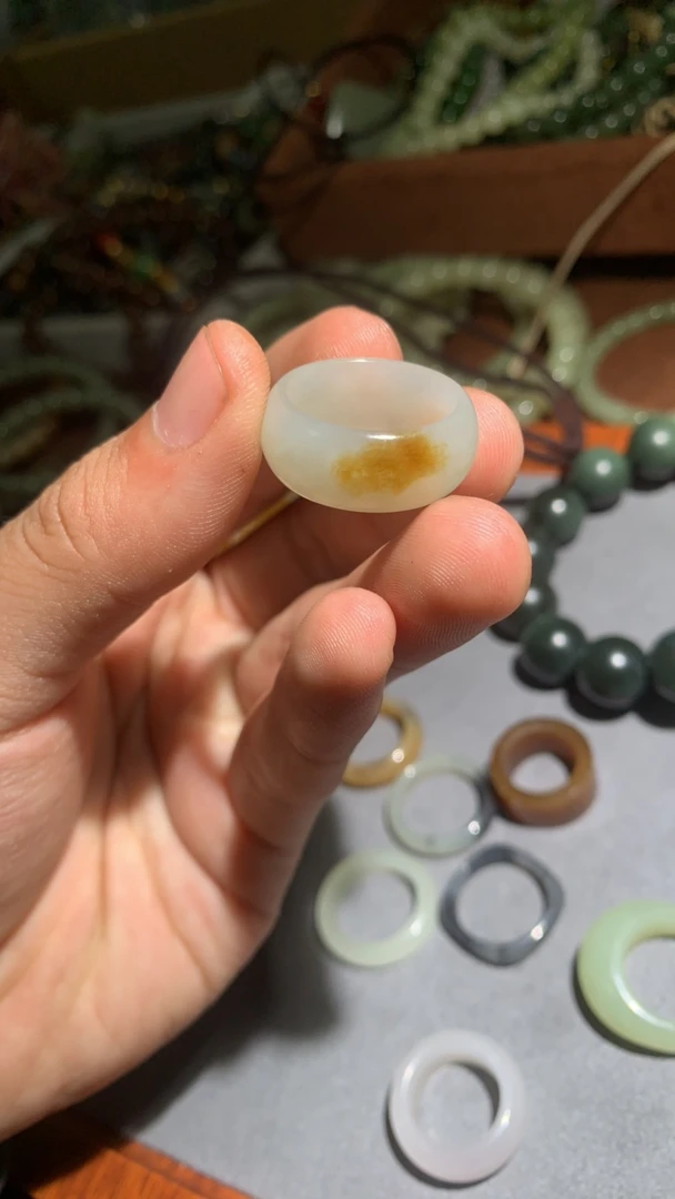 新疆和田玉精工单圈手串