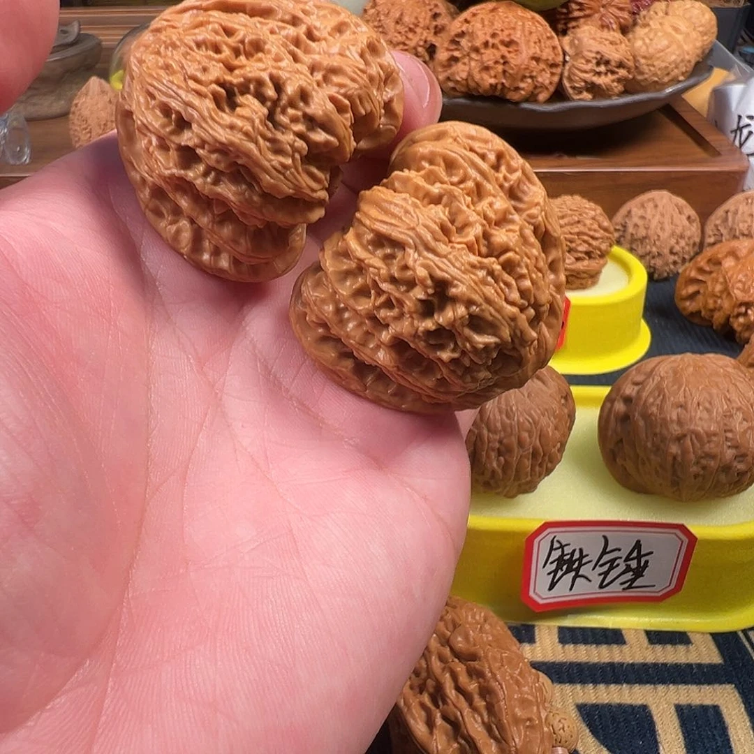 梁***L文玩核桃吊坠密纹