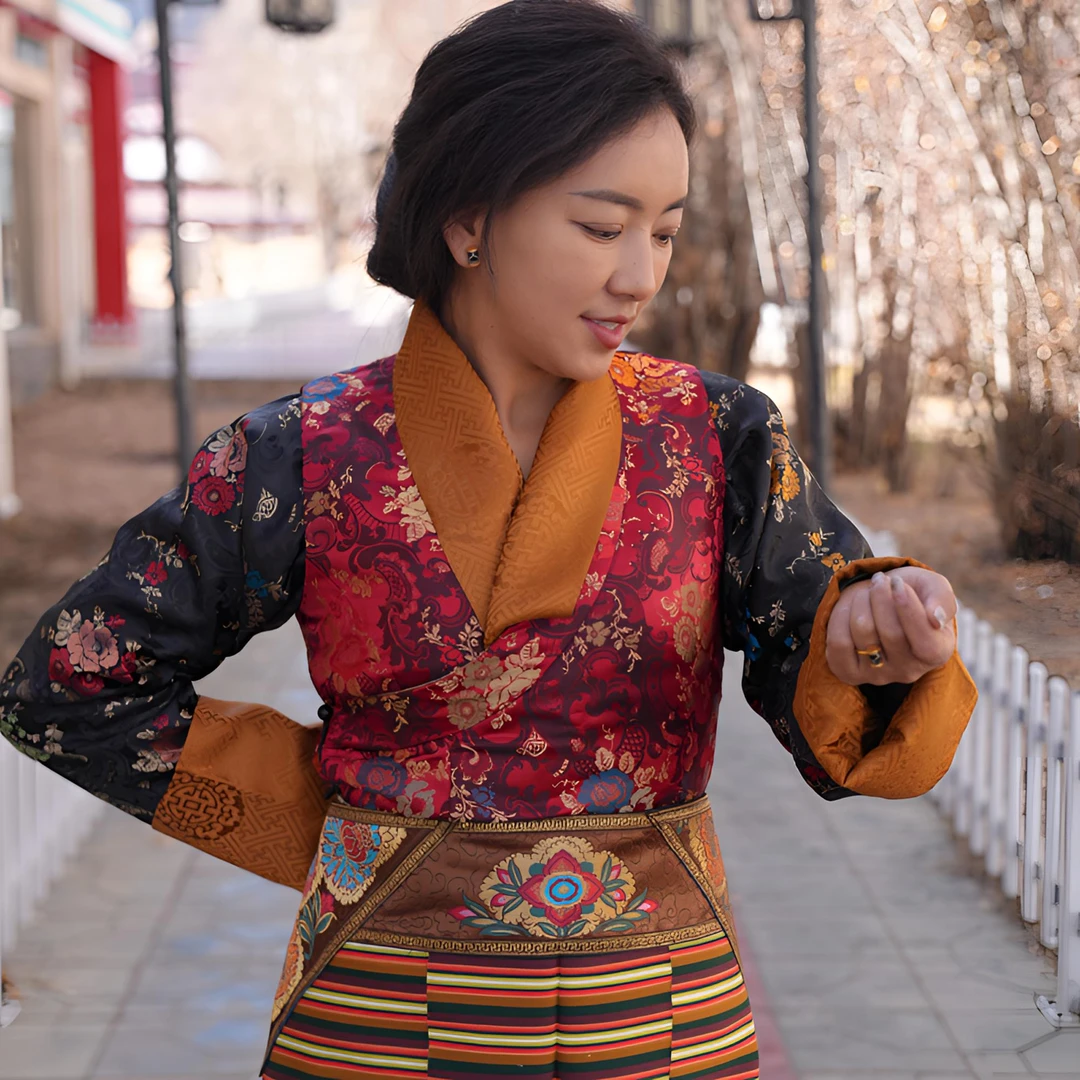 民族服装缎面藏袍拉萨服四季款民族风藏式女款传统好看更美丽