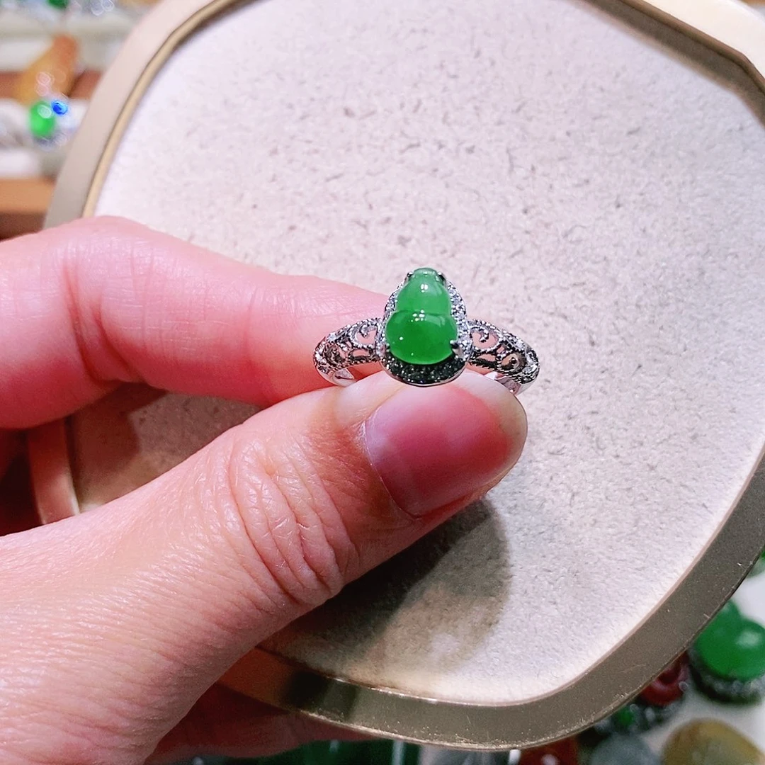 【闪购商品】翡翠挂件未镶嵌裸石