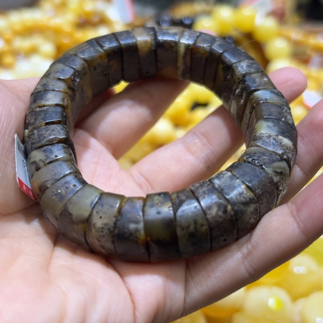 琥珀珠宝奇石未镶嵌