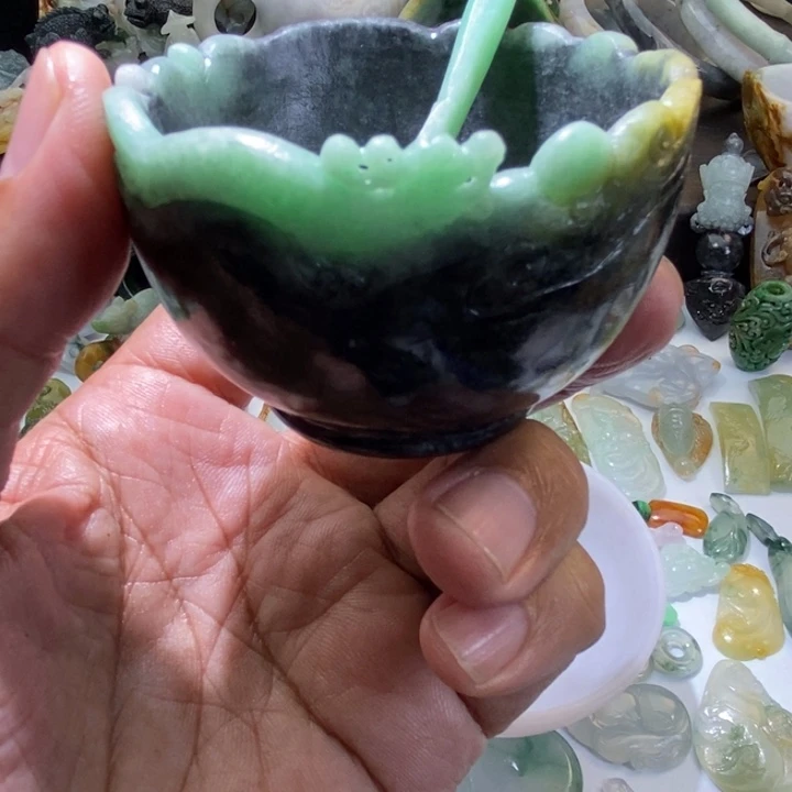 O***e定制翡翠未镶嵌毛货